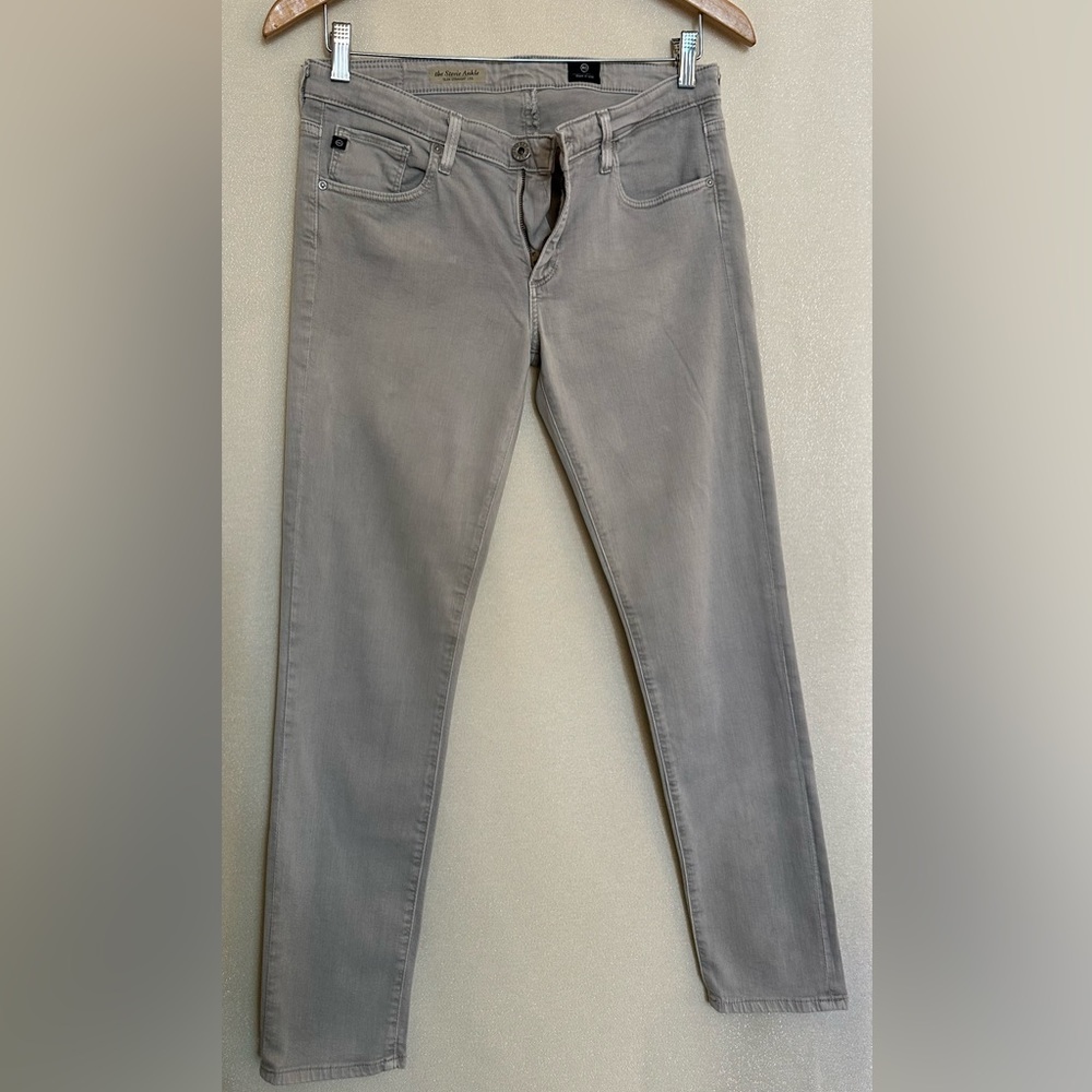 EUC AG the Stevie Ankle slim straight leg soft & light grey jean. Lightly worn